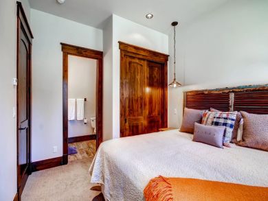Four Bedroom Upscale Ski Home Perfect for Entertaining